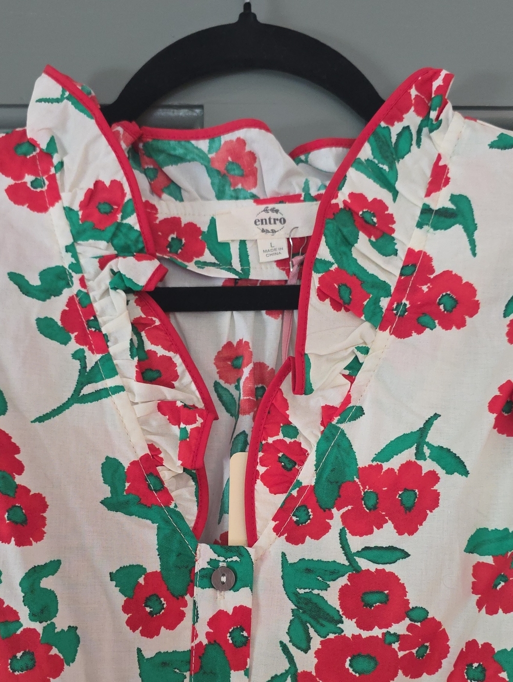 ENTRO Floral Puff Sleeve Button-Front Top - Picture 5 of 6